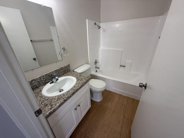 Apartment for rent in Canoga Park, California