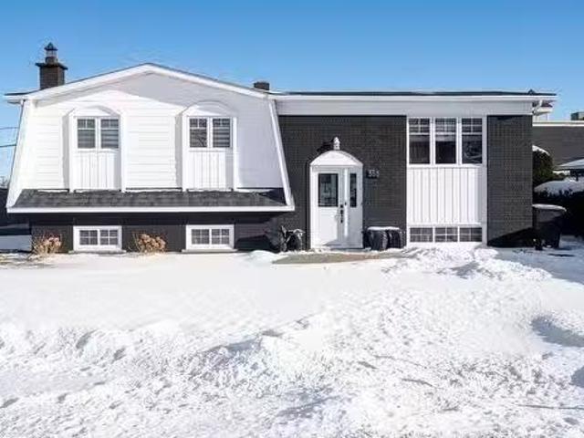 House for sale in Sainte-marthe-sur-le-lac, Quebec
