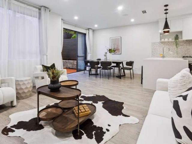 Townhouse for sale in Whangaparaoa