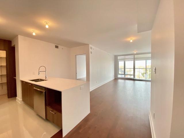 Apartment for rent in Pointe-claire, Quebec