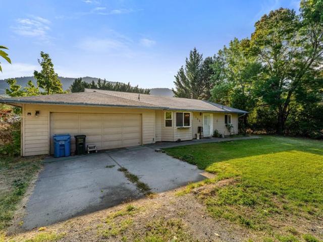 House for sale in Grants Pass, Josephine County