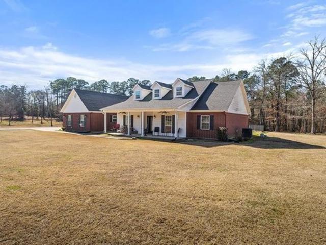 House for sale in Atlanta, Texas