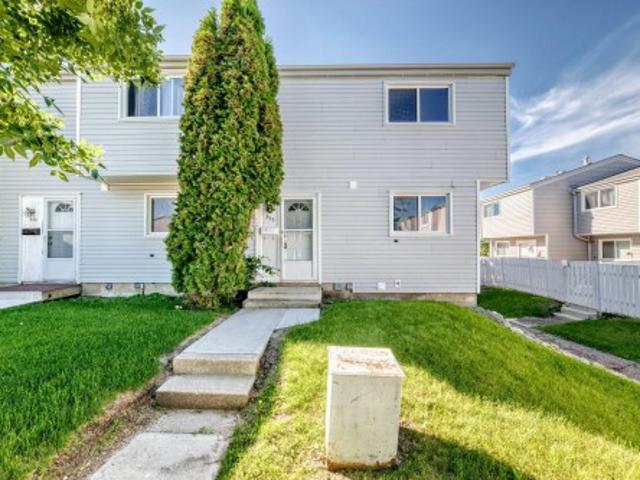 Townhouse for sale in Dickinsfield, Edmonton