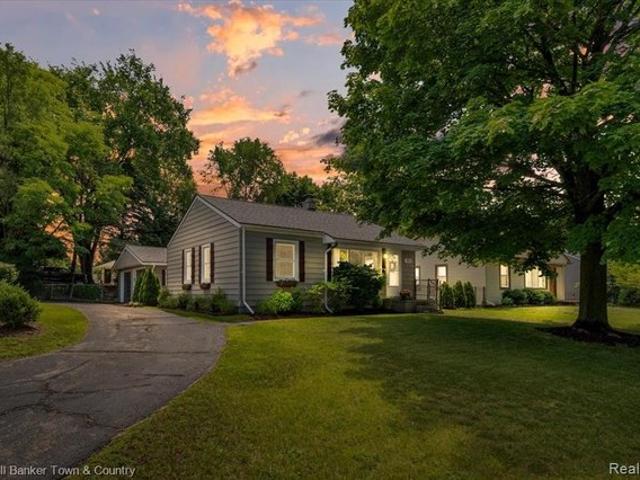 House for sale in Waterford, Michigan