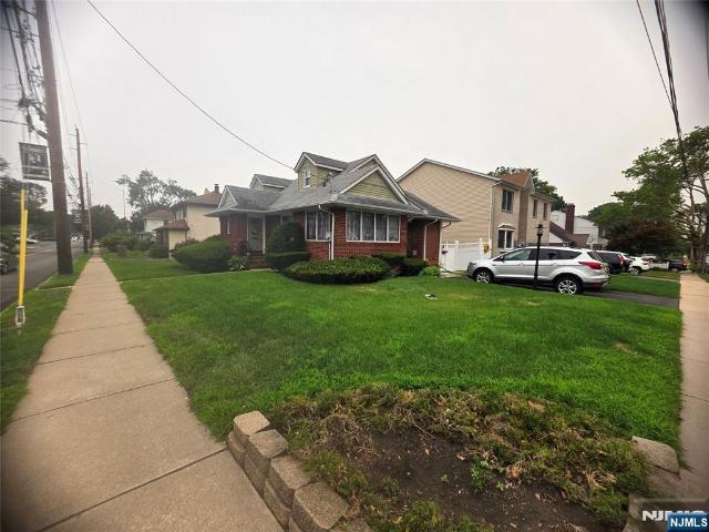 House for sale in Rochelle Park, New Jersey