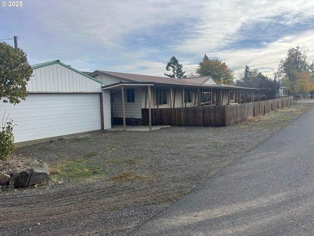House for sale in Oregonia
