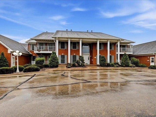 Condo for sale in Dubuque, Dubuque County