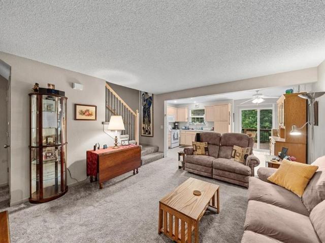 Townhouse for sale in Woods Chapel Acres, Lee's Summit