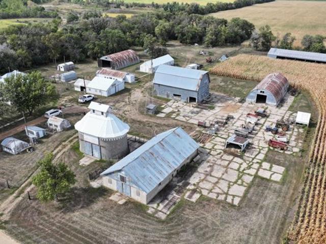 House for sale in Pipestone, Pipestone County