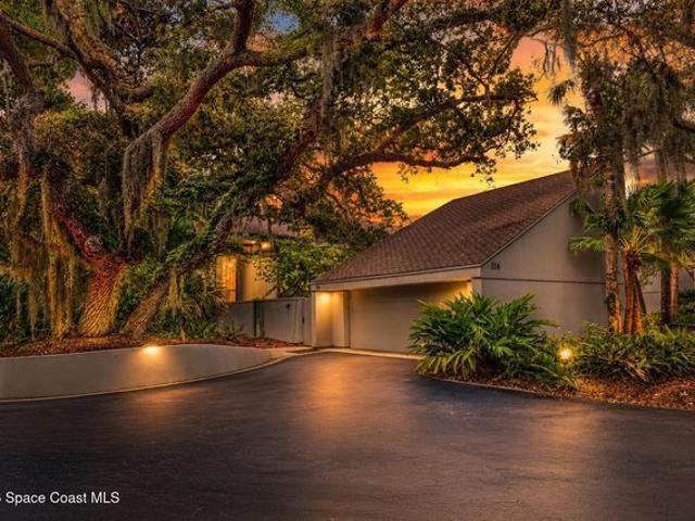 Townhouse for sale in Melbourne Beach, Florida