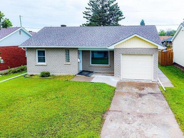 House for sale in Thunder Bay, Ontario