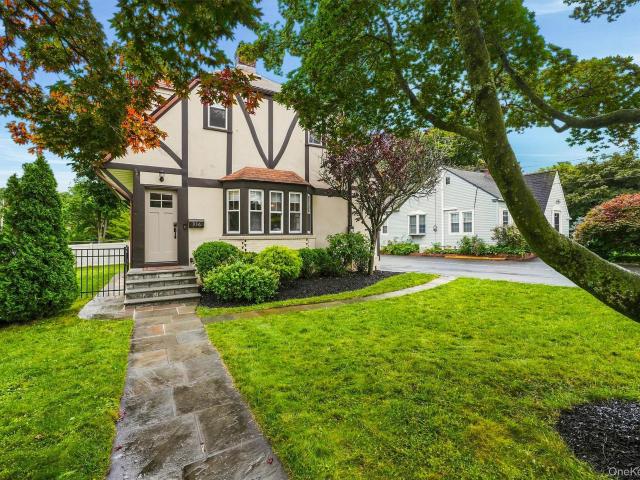 House for sale in Hawthorne, New York