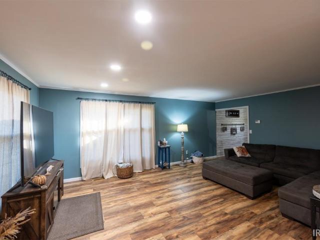 House for sale in Petersburg, Indiana
