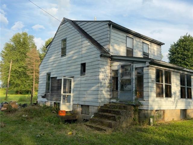 House for sale in Hubbard, Ohio