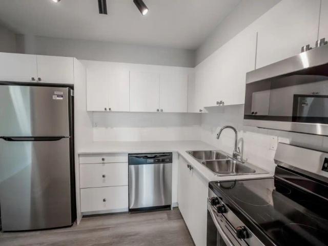 Apartment for rent in Mississauga Valleys, Mississauga