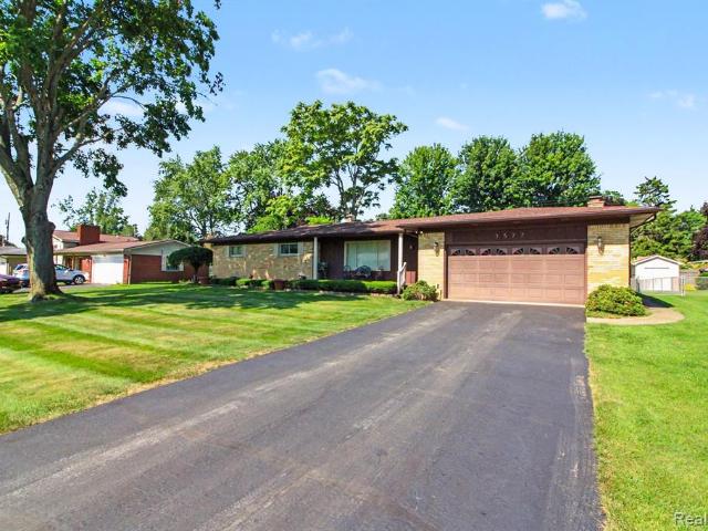 House for sale in Waterford, Michigan