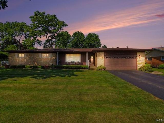House for sale in Waterford, Michigan