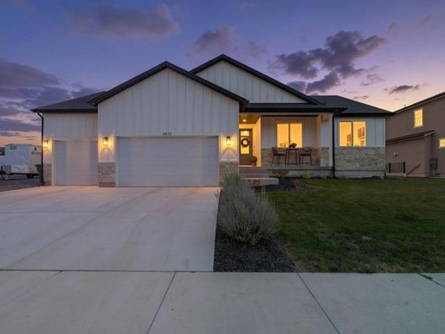 House for sale in Saratoga Springs, Utah
