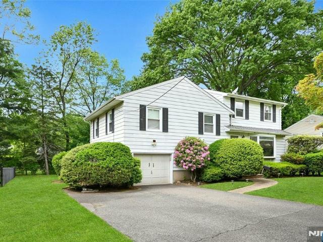 House for rent in Cresskill