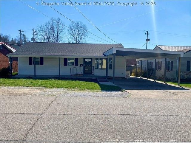 House for sale in Cottageville, West Virginia