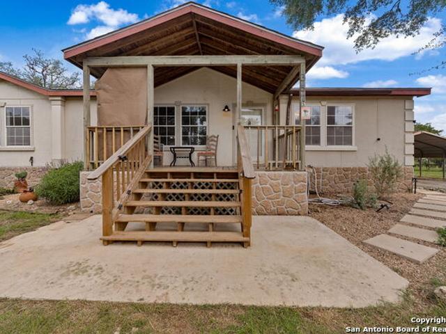 House for sale in Bandera