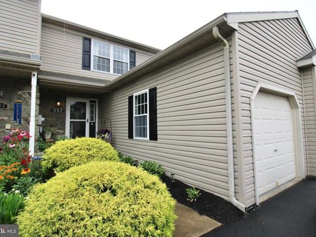 Townhouse for sale in Mount Joy, Pennsylvania