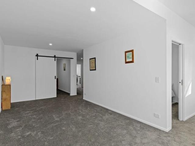 Apartment for rent in Poets Block, Upper Hutt