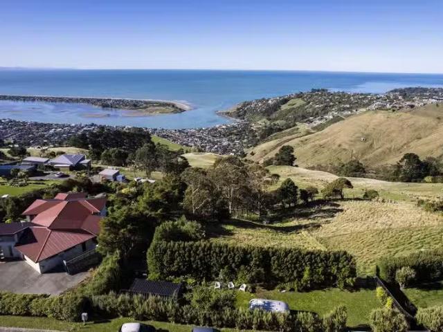 House for sale in Chaslands, Canterbury