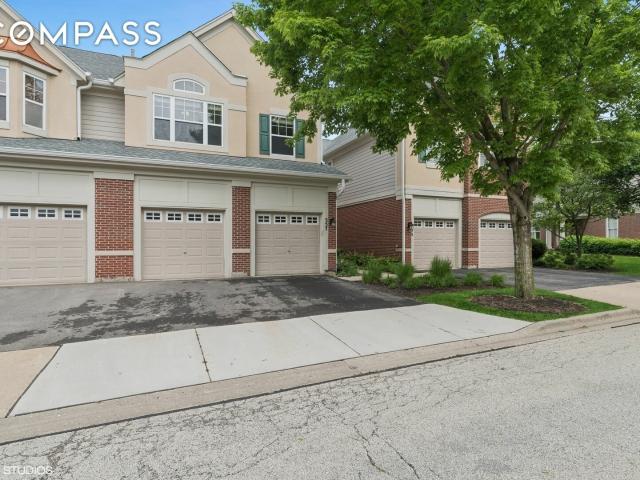 Townhouse for sale in Vernon Hills