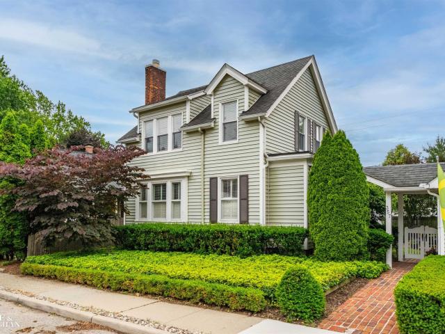 House for sale in Grosse Pointe, Michigan