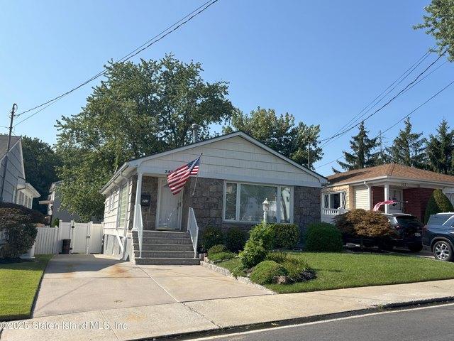 House for sale in Staten Island, New York