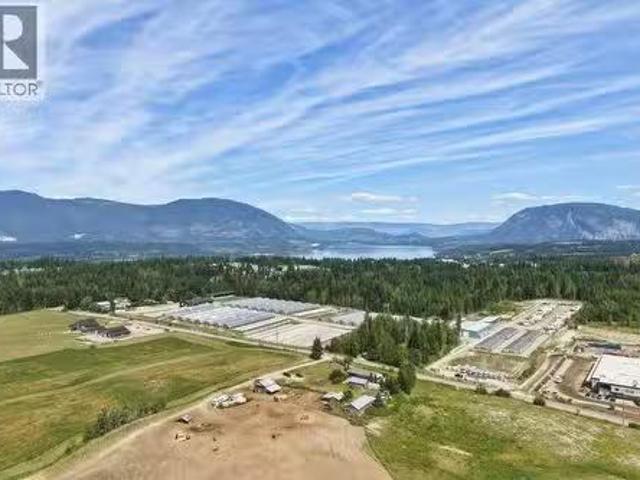 House for sale in Salmon Arm, British Columbia