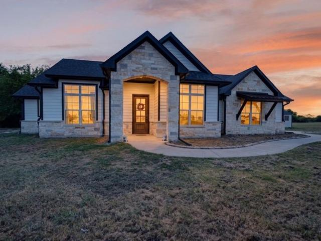 House for sale in Wills Point, Texas