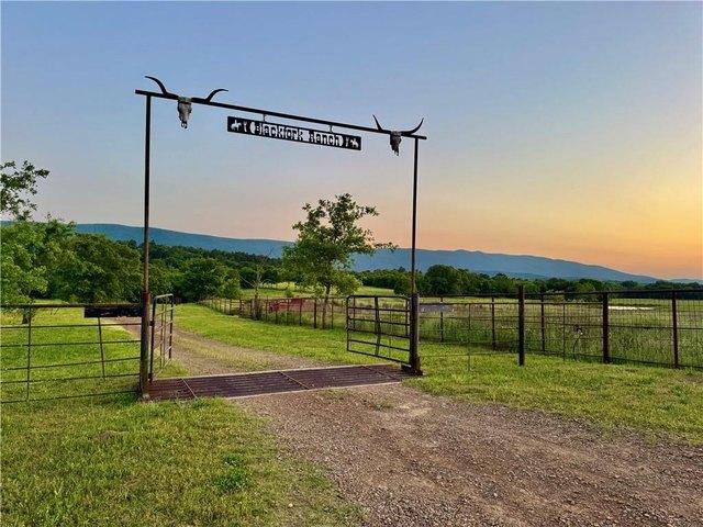 Farm for sale in Ark