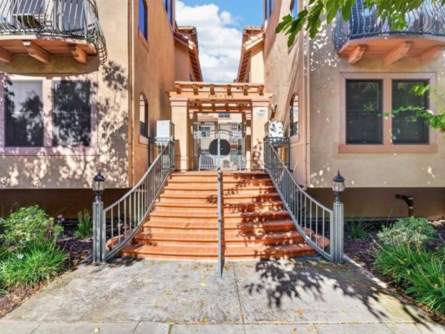 Condo for sale in Mountain View, California