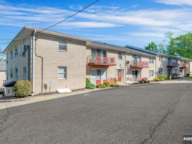 Condo for sale in Bloomfield