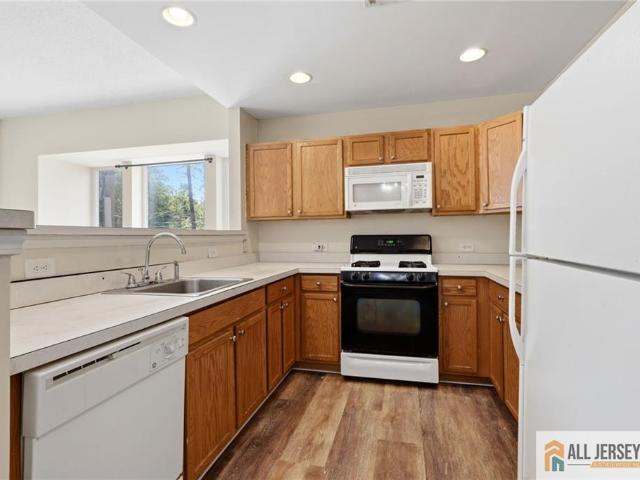 Condo for sale in Perth Amboy, New Jersey