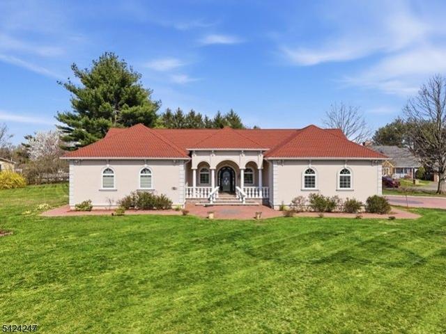 House for sale in Kendall Park, New Jersey
