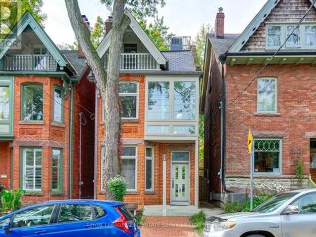 House for sale in Toronto Centre, Toronto