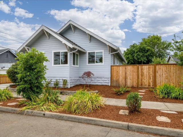 House for sale in Eugene