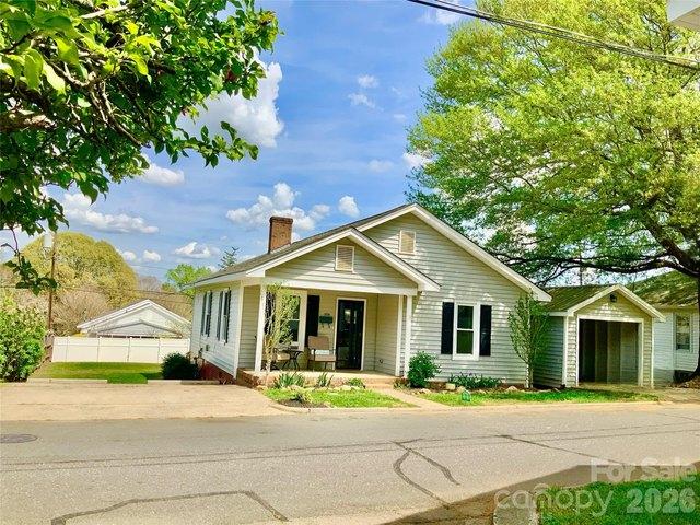 House for sale in Cramerton, North Carolina