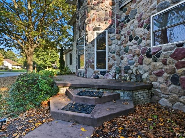 House for sale in Hamburg, Michigan