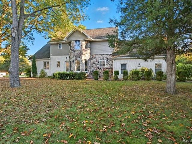 House for sale in Hamburg, Michigan