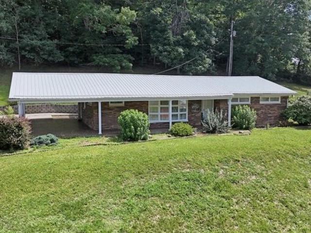 House for sale in Manchester, Kentucky