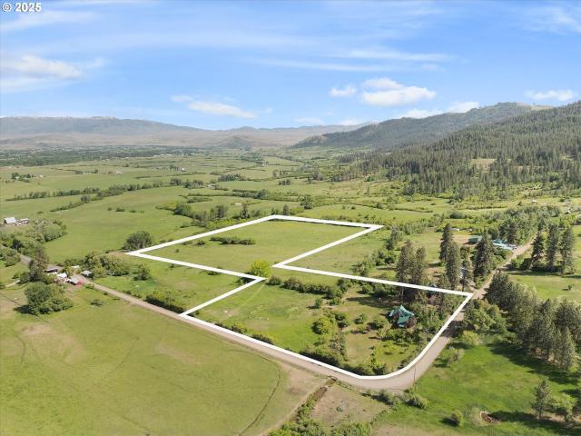 House for sale in Halfway, Oregon