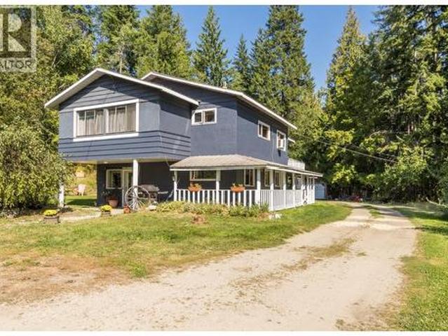 House for sale in Salmon Arm, British Columbia