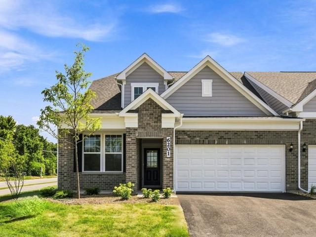 Condo for sale in Woodridge, Illinois