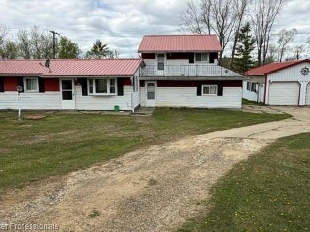 House for sale in North Branch, Michigan