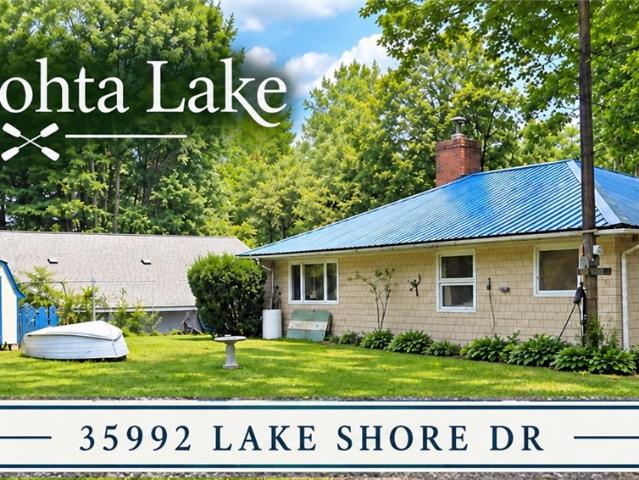 House for sale in Lakeville, Bloomfield Township