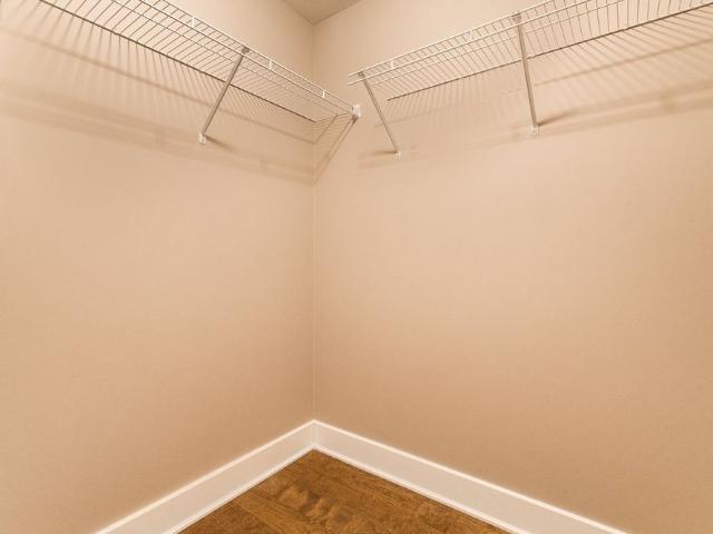 Apartment for rent in Pointe-claire, Quebec
